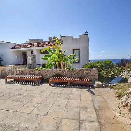 2 Bedroom Gorgeous In Nardo