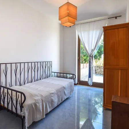 2 Bedroom Gorgeous In Holiday home