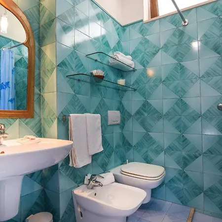 2 Bedroom Gorgeous In Holiday home